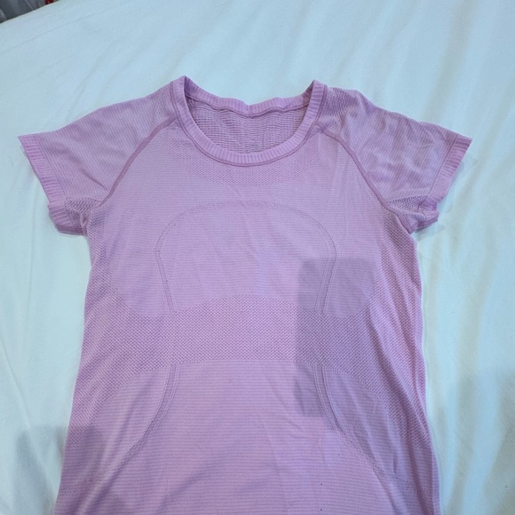 Pink Lululemon Swiftly tech - Picture 1 of 3